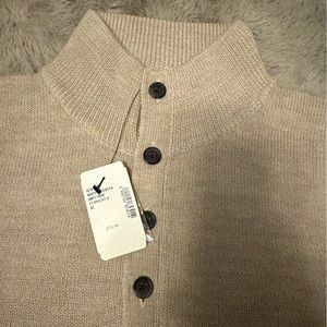 NWT - SAKS FIFTH AVENUE BUTTON TOP WHEAT COLOR MERLANGE XL SWEATER